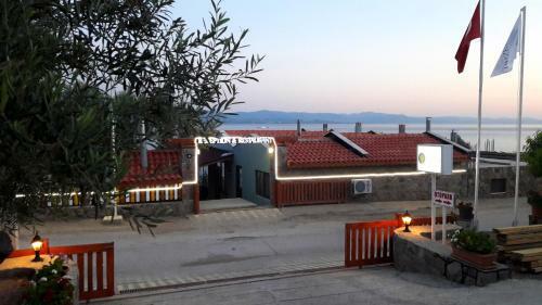 Assos Nazan Motel Restoran Beach