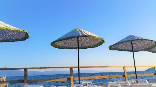 Assos Nazan Motel Restoran Beach