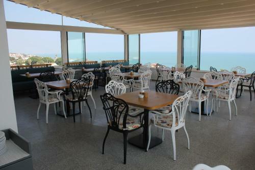 Port Marina Hotel