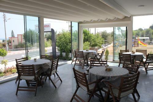 Port Marina Hotel