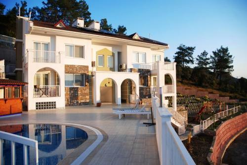 The Royal Links Apartment