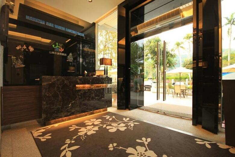 Mountain Fish Water Hotel