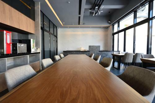 Posada Sky Square Business Travel