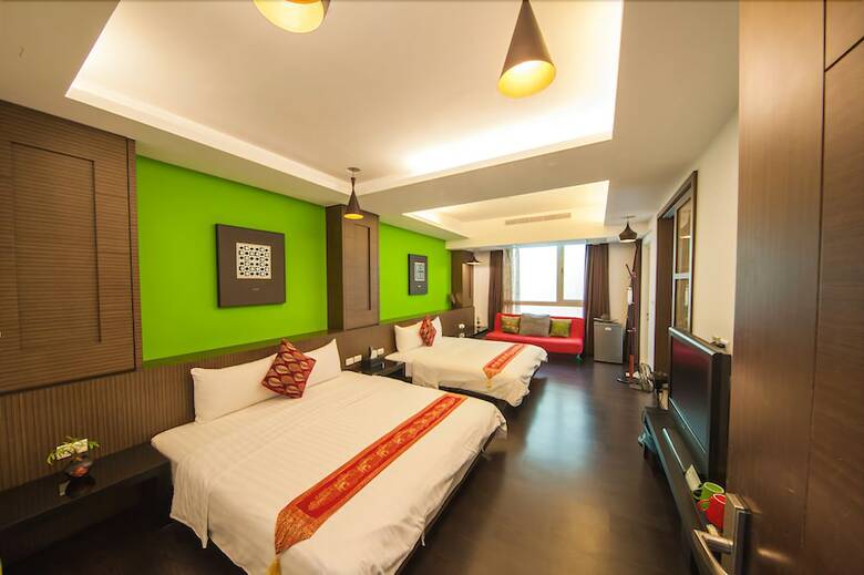 Hostal Hi One One