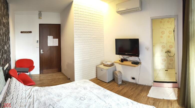 Hostal Come And Play Guesthouse
