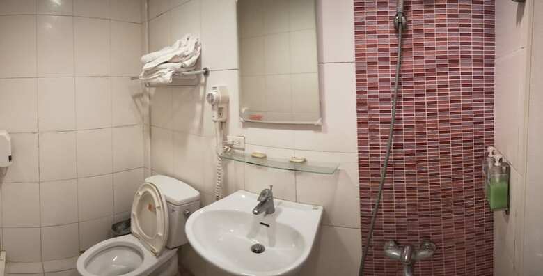 Hostal Come And Play Guesthouse
