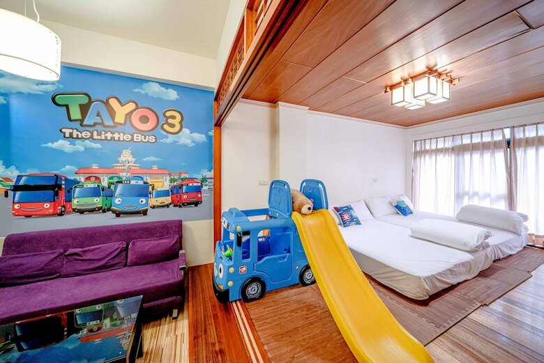 Hotel Treasure House