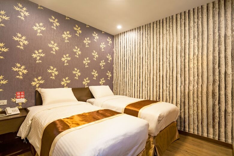 A Ace Hotel