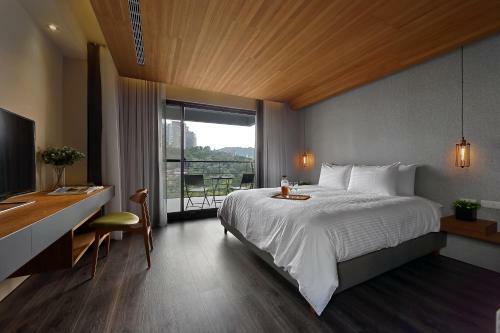 Sun Moon Lake Blue Sky Bay B&B
