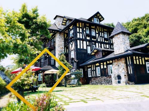 Black Forest Manor