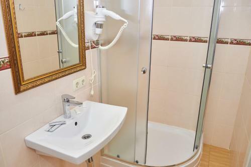 Hotel Fortetsya Malehiv