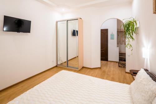 Apartment On Khmelnytskogo Street