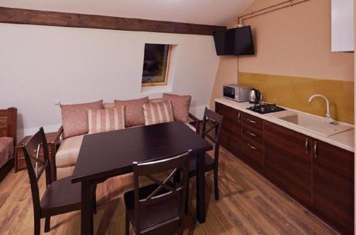 Apartment On Lychakivska 6-?