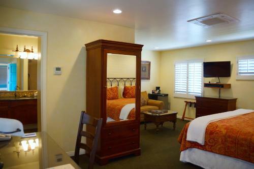 Hotel Castillo Inn At The Beach