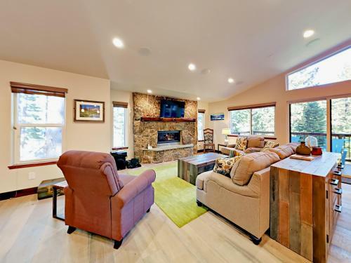 1183 Prospector Trl Home