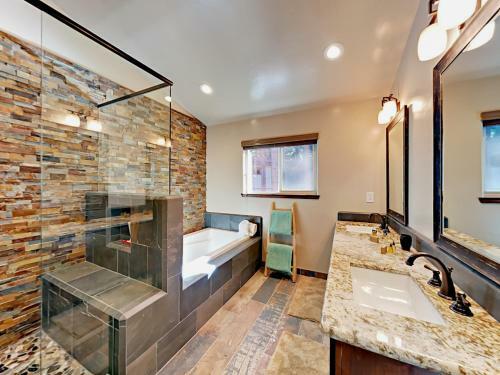 1183 Prospector Trl Home
