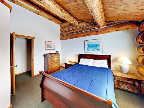 Twelve Bedroom 232 Northside Circle Home