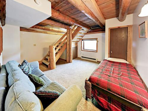 Twelve Bedroom 232 Northside Circle Home