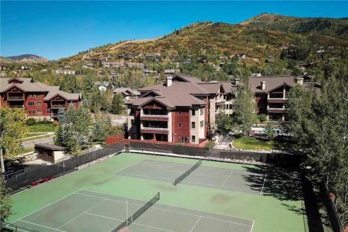 2103 Timberline Lodge, Trappeur's Crossing