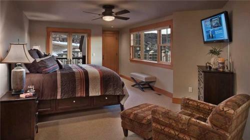 Storm Peak Chalet - 4br Home + Private Hot Tub