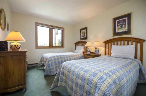 West Condominiums - W3531