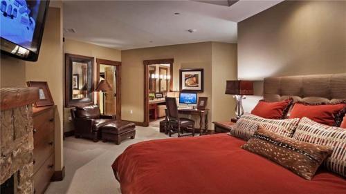 Panorama Peak Penthouse 601