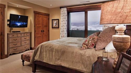 Panorama Peak Penthouse 601