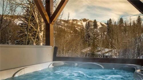 Brown Bear Chalet - 4br Luxury Mountain Home