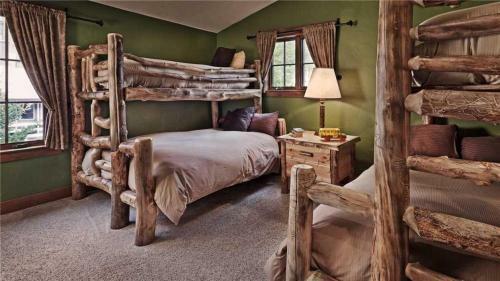 Brown Bear Chalet - 4br Luxury Mountain Home