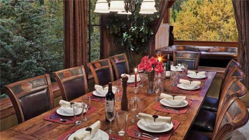 Brown Bear Chalet - 4br Luxury Mountain Home