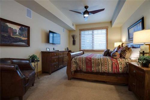 6209 Bear Lodge, Trappeur's Crossing
