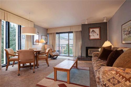 Ski Time Square - St416