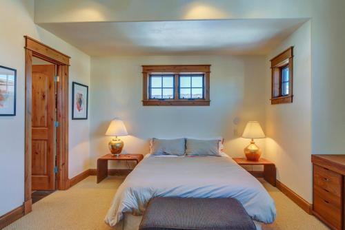 Upscale Majestic Valley Townhome