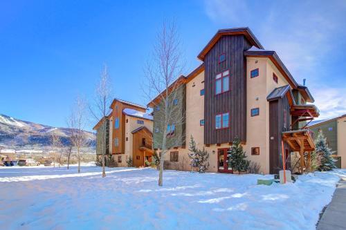 Upscale Majestic Valley Townhome