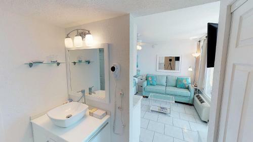 Hotel Island Inn Beach Resort