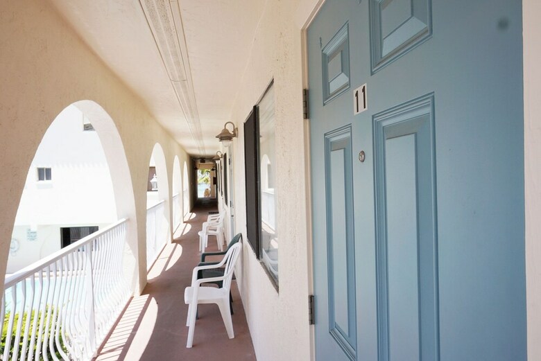 Hotel Redington Surf Resort