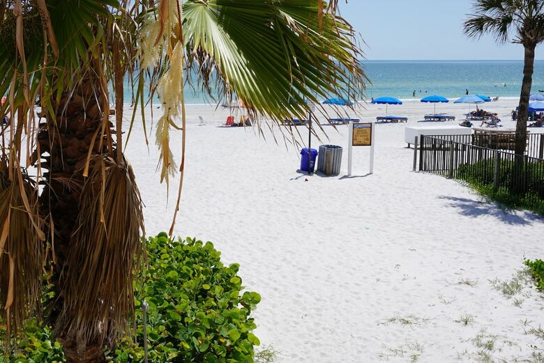 Hotel Redington Surf Resort