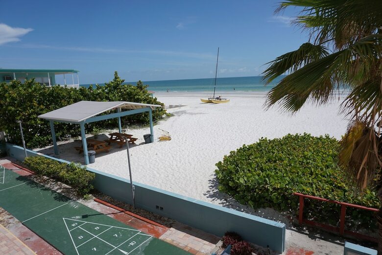 Hotel Redington Surf Resort