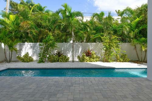 The Lookout By Beachside Management