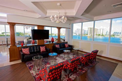 Aparthotel 1, 2 And 3 Bedroom Miami Ocean Apartments
