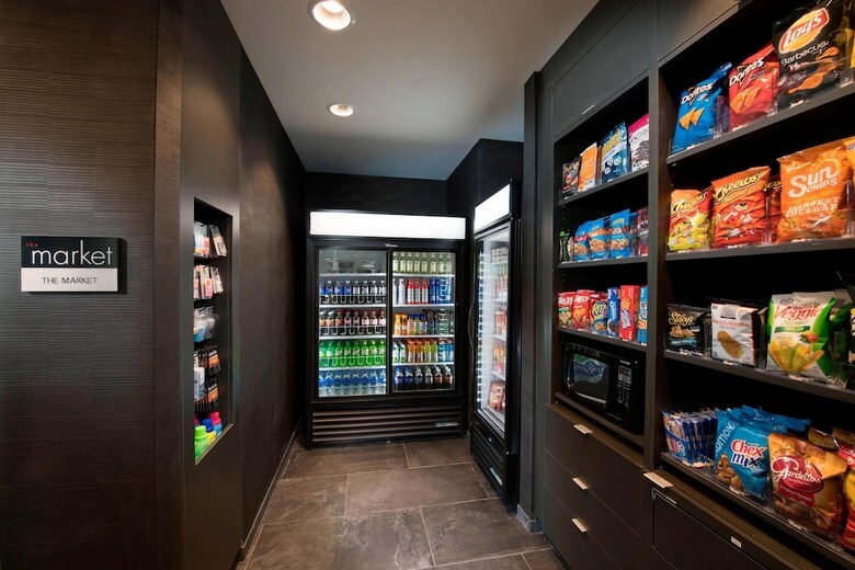 Hotel Courtyard By Marriott Atlanta Alpharetta/avalon Area