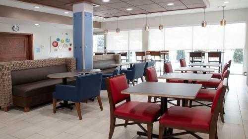 Hotel Holiday Inn Express & Suites - Marion