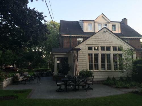 Beautiful Historic Home Close To Notre Dame