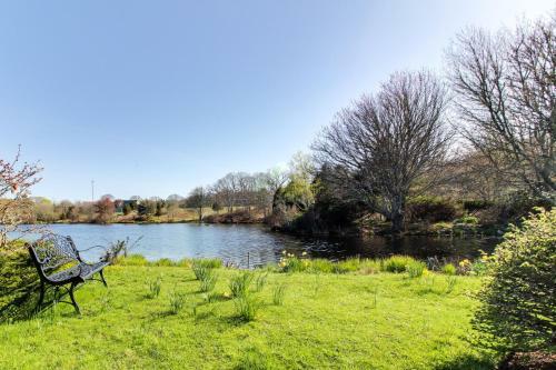 The Looks Pond Garden House