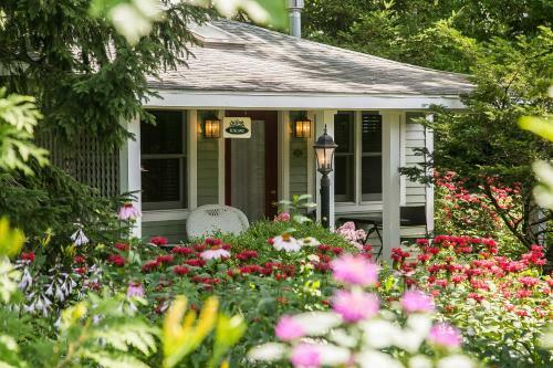 Bed & Breakfast Hidden Garden Cottages & Suites