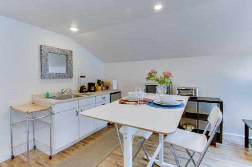 Oregon House Unit #2 The Carriage House