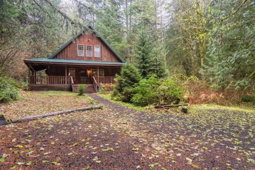 Henry Creek Cabin Two-bedroom Chalet