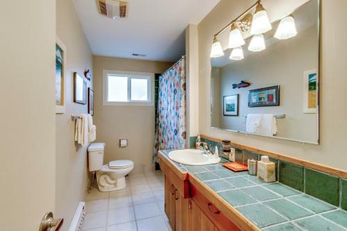 Spectacular Seaside Surf-view Home