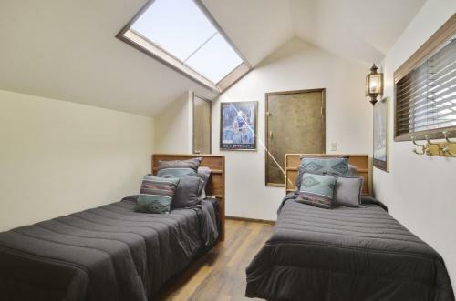 Meadowlark 4 Six-bedroom Home