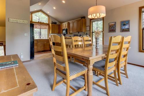 Sequoia Lane 11 | Discover Sunriver